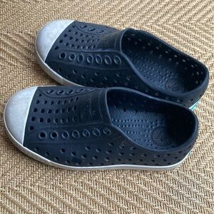 Kids Native Shoes Navy Sz 9